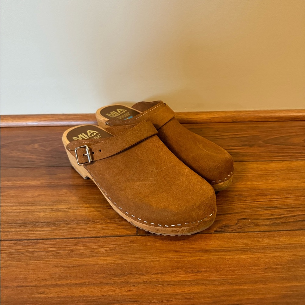 MIA Alma Clog Brown Suede 40